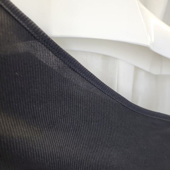 boohoo Black Ribbed Fabric Crop One Sleeve Top, 2 - Picture 6 of 6